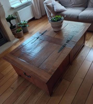 Salontafel / Kist met Opbergruimte beschikbaar voor biedingen