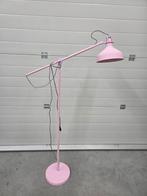Roze IKEA RANARP Vloerlamp, Huis en Inrichting, Lampen | Vloerlampen, Ophalen, Gebruikt, Metaal, 150 tot 200 cm