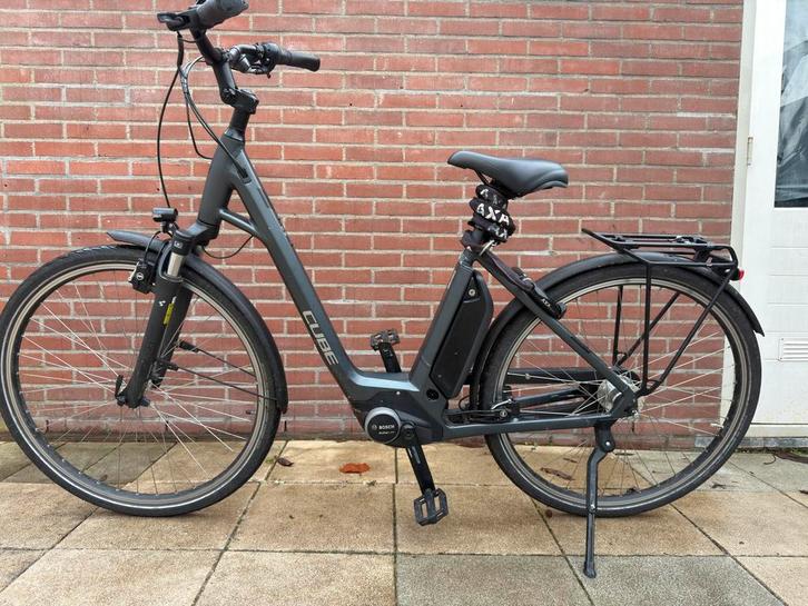Cube town hybrid 400, Fietsen en Brommers, Elektrische fietsen, Zo goed als nieuw, Cube, 51 tot 55 cm, 50 km per accu of meer