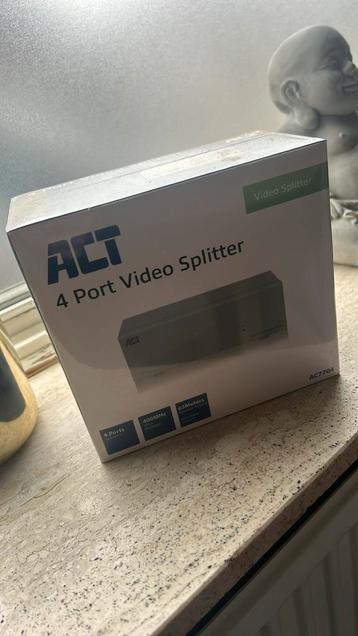 ACT AC7704 VGA splitter 4-poorts