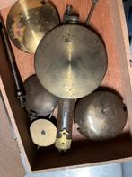 Antieke onderdelen van klokken, Ophalen