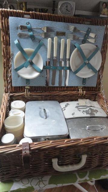 antieke RIETEN KOFFER met ENGELSE PICKNICK SET (1930), auto beschikbaar voor biedingen