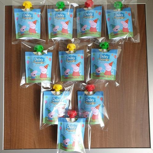 Traktatie Knijpfruit met thema PEPPA, Hobby en Vrije tijd, Feestartikelen, Nieuw, Feestartikel, Verjaardag, Ophalen of Verzenden
