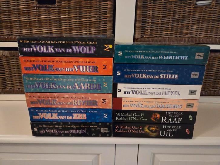 Gear - De prehistorie van de nieuwe tijd, Boeken, Fantasy, Gelezen, Ophalen of Verzenden