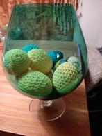 Groene glazen bokaal met 10 gehaakte paaseieren, Gebruikt, Ophalen of Verzenden, Glas, Minder dan 50 cm