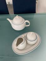 Theepot ,suiker en melkkan op schaaltje, Ophalen of Verzenden