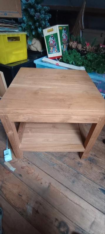 Teakhout tafeltje 50*50*46 beschikbaar voor biedingen