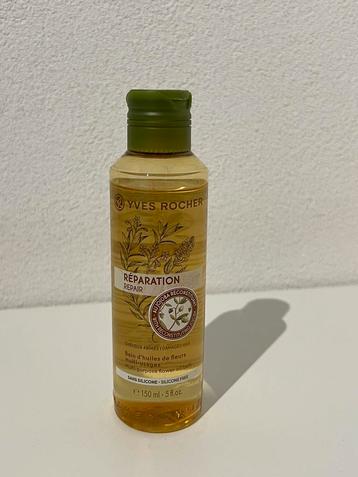 Yves Rocher herstellende olie voor beschadigd haar beschikbaar voor biedingen