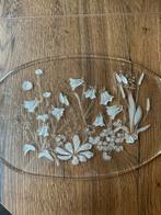 Vintage fraai gedecoreerde sierschaal met ingeslepen bloemen, Schaal, Ophalen of Verzenden, Ovaal, Glas