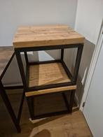Twee houten salontafels met metalen frame, Huis en Inrichting, Tafels | Salontafels, Minder dan 50 cm, Gebruikt, Vierkant, Minder dan 50 cm