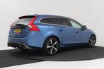 Volvo V60 2.0 T4 Business Sport | R-Design | Trekhaak | Pano, Gebruikt, 1969 cc, Blauw, 1600 kg