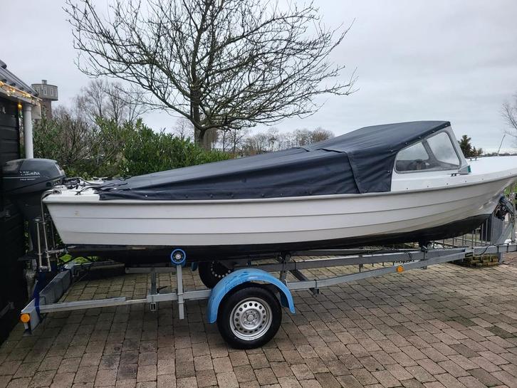 leuke tour/visboot met 9,9pk yamaha en trailer, Watersport en Boten, Vis- en Consoleboten, Zo goed als nieuw, Tot 10 pk, 3 tot 6 meter