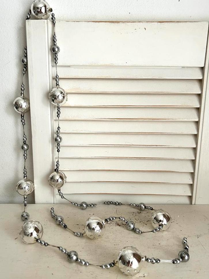 Vintage kralenketting met glas kleine kerstballen 180 cm, Diversen, Kerst, Ophalen