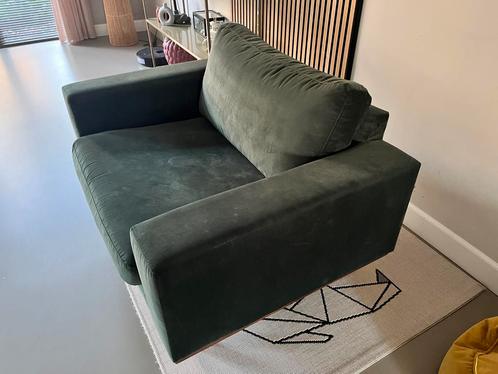 Nous living Torino Loveseat groen velours, Huis en Inrichting, Banken | Sofa's en Chaises Longues, Zo goed als nieuw, Tweepersoons
