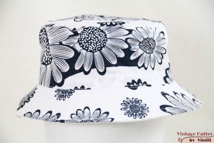 Zomerhoed bloemen wit en donker blauw 57 en 58 buckethat new, Kleding | Dames, Hoeden en Petten, Nieuw, Hoed, 56 of 57 cm (M, 7 of 7⅛ inch)