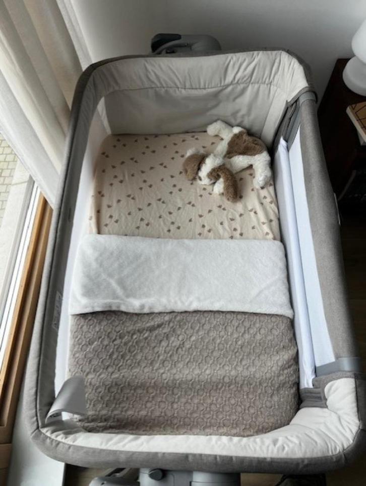 Chicco Next2Me Magic Evo Co-Sleeper - Desert Taupe, Kinderen en Baby's, Babywiegjes en Ledikanten, Zo goed als nieuw, Wieg, Ophalen