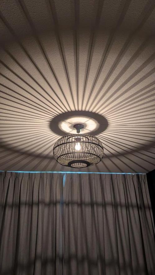 Zwarte Rotan Plafondlamp, Huis en Inrichting, Lampen | Plafondlampen, Zo goed als nieuw, Hout, Overige materialen, Ophalen