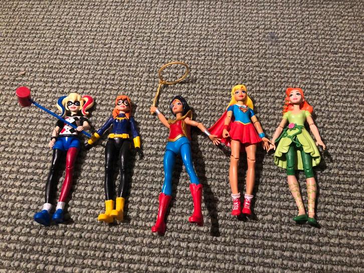 DC Super Hero Girls Poppen Set, Kinderen en Baby's, Speelgoed | Poppen, Gebruikt, Barbie, Ophalen of Verzenden