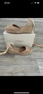 LK Bennett sleehakken, Kleding | Dames, Beige, Overige typen, Nieuw, Ophalen of Verzenden