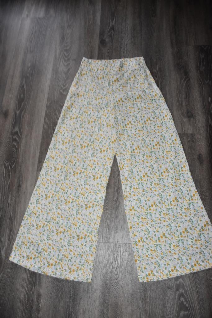 Gebloemde broek van Loavies, Kleding | Dames, Broeken en Pantalons, Zo goed als nieuw, Maat 34 (XS) of kleiner, Overige kleuren