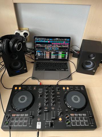 Complete DDJ FLX4 Setup beschikbaar voor biedingen