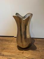 Te koop vaas model van een tulp, Huis en Inrichting, Woonaccessoires | Vazen, Ophalen, Overige materialen, Overige kleuren, 50 tot 75 cm