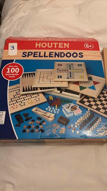 Houten spellendoos 6+ beschikbaar voor biedingen