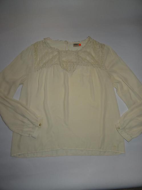 beige ONLY blouse met mooie detials maat M/L als ~~nieuw~~, Kleding | Dames, Blouses en Tunieken, Zo goed als nieuw, Maat 38/40 (M)
