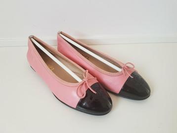 Chanel ballerina roze/zwart 38 beschikbaar voor biedingen