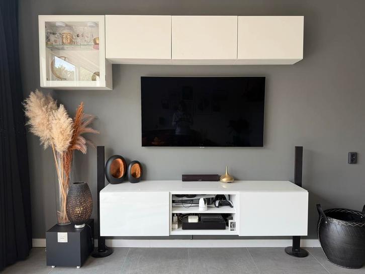 Compleet zwevend TV-Meubel + bovenkastjes wit met glasplaat, Huis en Inrichting, Kasten | Televisiemeubels, Zo goed als nieuw