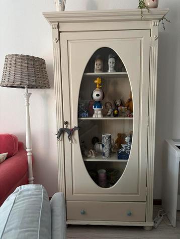 Vintage kast gratis ophalen beschikbaar voor biedingen