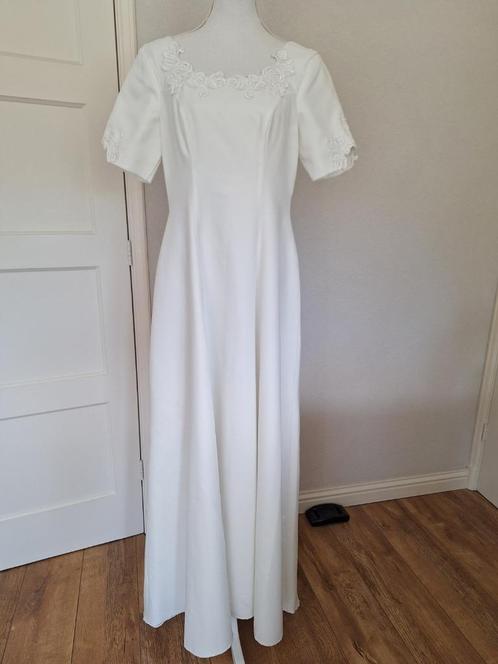 Schitterende trouwjurk - avondjurk 42, Kleding | Dames, Jurken, Zo goed als nieuw, Maat 42/44 (L), Wit, Onder de knie, Ophalen of Verzenden