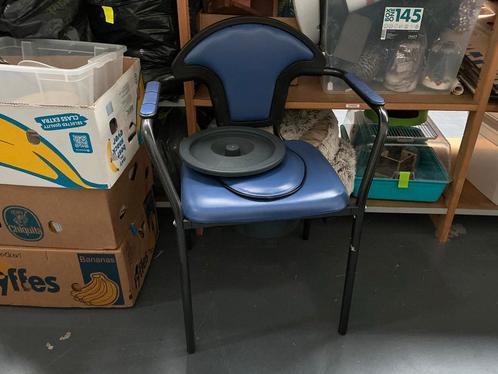 Twee po stoelen.WD-026, Diversen, Rolstoelen, Gebruikt, Duwrolstoel, Ophalen
