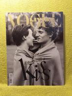 Vogue Nederland Living. It starts with a kiss. Jan Febr 2022, Ophalen of Verzenden, Zo goed als nieuw