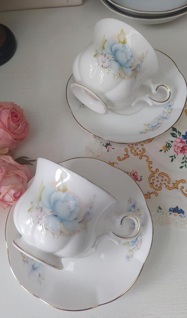 2 Engelse kop&schotels Royal Canterbury, Antiek en Kunst, Antiek | Servies los, Ophalen of Verzenden