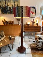 Vintage vloerlamp dyrlund massief teak 1960 met nieuwe kap, Huis en Inrichting, Lampen | Vloerlampen, Vintage, Ophalen of Verzenden