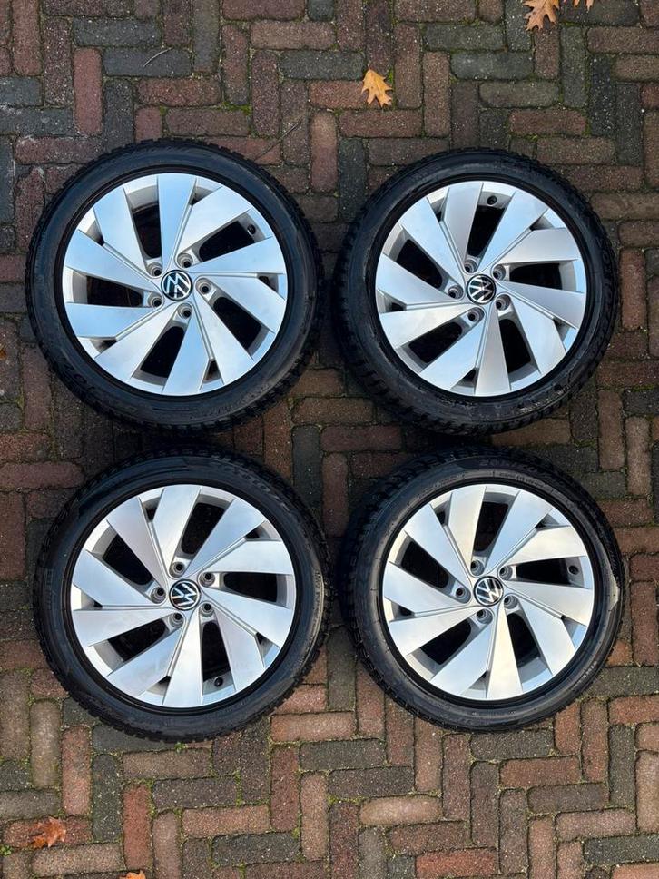 Volkswagen Lichtmetalen Winterwielen. Golf 5,6,7,8. 17 inch, Auto-onderdelen, Banden en Velgen, Banden en Velgen, Winterbanden