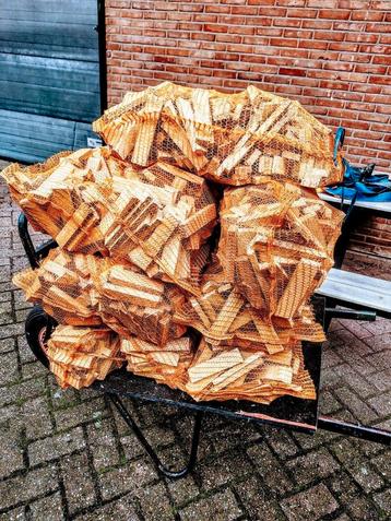 Aanmaakhout, grote netzakken, 4,5/ 5 kg. beschikbaar voor biedingen