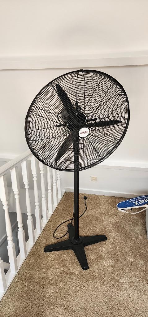 Ralight Holland krachtige 160W staande ventilator, Witgoed en Apparatuur, Ventilatoren, Zo goed als nieuw, Statiefventilator, Ophalen