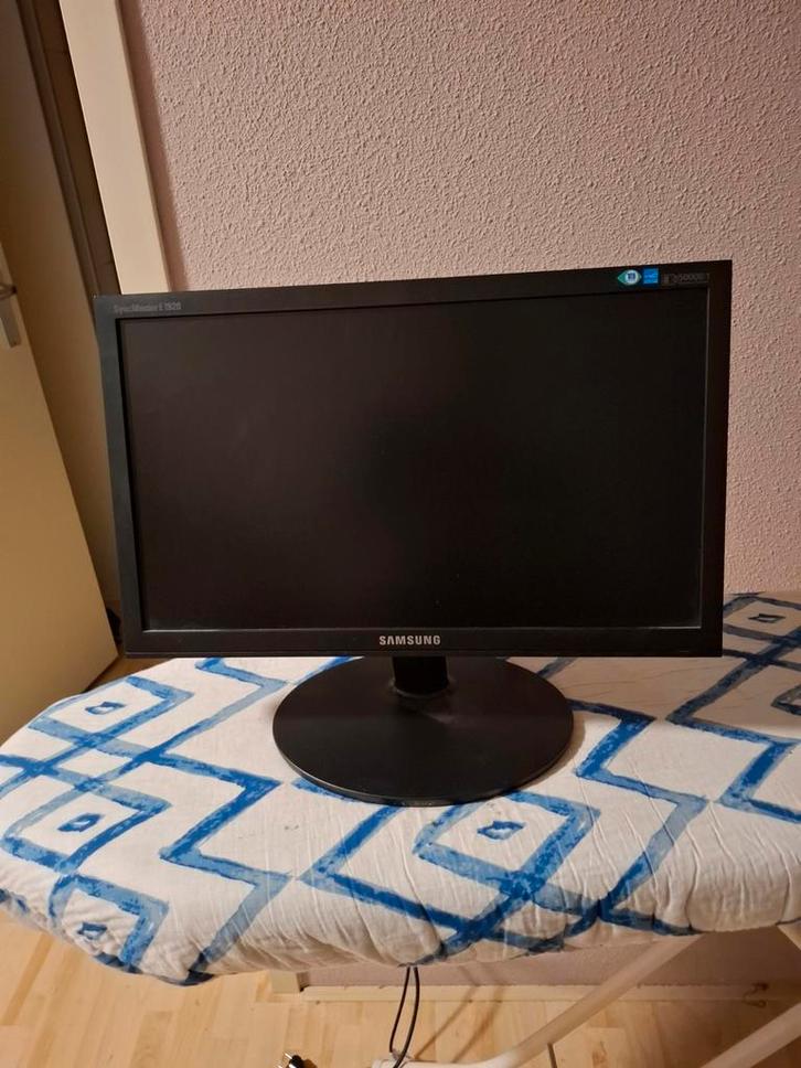 Computerscherm & Toetsenbord - Set, Computers en Software, Monitoren, 60 Hz of minder, Gaming, IPS, Full HD, Ophalen