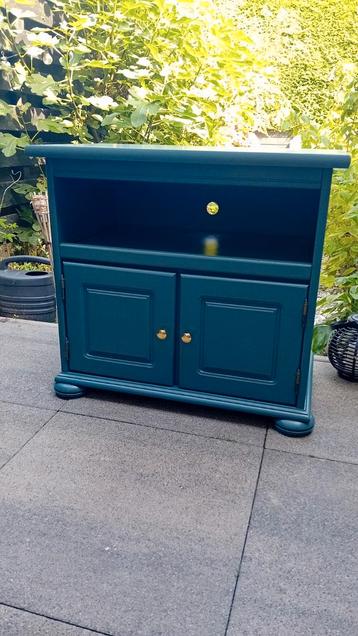 Mooie gerestylede (tv) kast vintage blauw zeer nette staat! beschikbaar voor biedingen