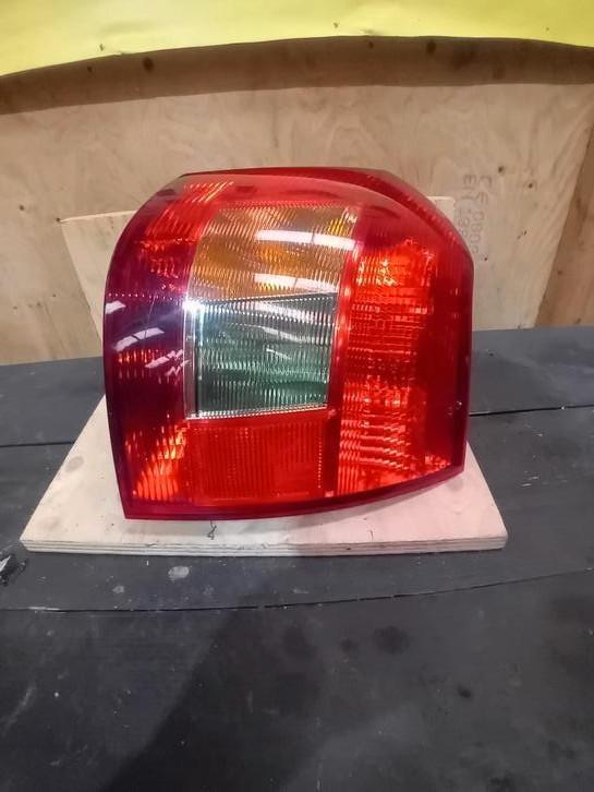 Rechter achterlicht voor een Toyota Corolla HB bj.2002, Auto diversen, Overige Auto diversen, Ophalen of Verzenden