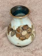Klein Grés Vaasje met Bloemdecor (MPV), Gebruikt, Overige kleuren, Aardewerk of Porselein, Ophalen of Verzenden