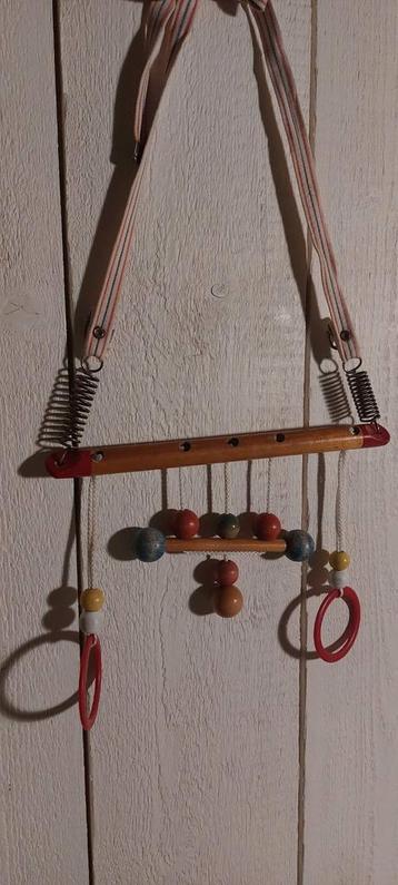 Vintage babygym trapeze, vintage speelgoed baby hout beschikbaar voor biedingen