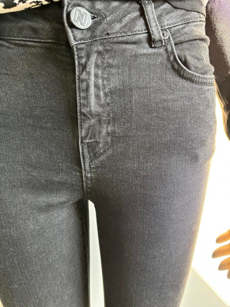Nikkie Jeans Maat 30- Zo goed als nieuw, Ophalen of Verzenden, Zo goed als nieuw, Zwart, W28 - W29 (confectie 36)
