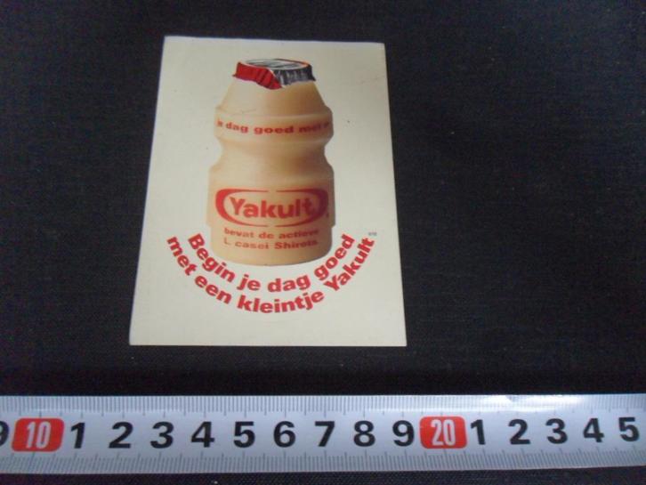 sticker Begin je dag goed met een kleintje YAKULT, Verzamelen, Stickers, Zo goed als nieuw, Bedrijf of Vereniging, Ophalen