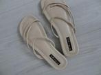 Slippers in ecru F-Hongxy - maat 38 nieuwstaat, Slippers, Beige, Ophalen of Verzenden, Zo goed als nieuw