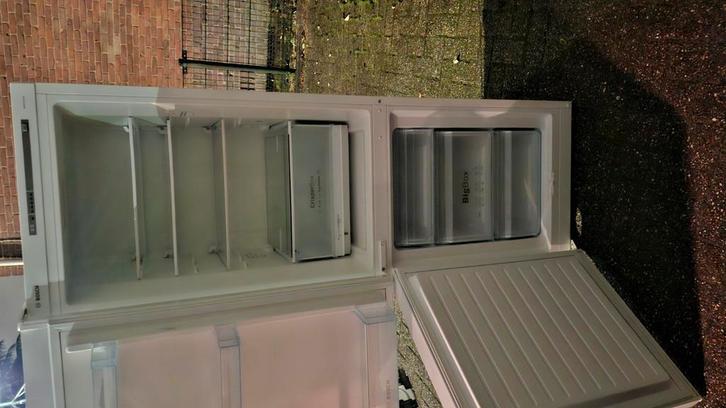 Frisse, nette koelvriescombinatie bosch compleet, Witgoed en Apparatuur, Koelkasten en IJskasten, Zo goed als nieuw, Met aparte vriezer