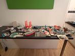 Verzameling Micro Machines stations + treinset + transporter, Ophalen of Verzenden, Gebruikt