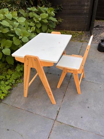 Petit Amelie Peuterbureau en stoel beschikbaar voor biedingen